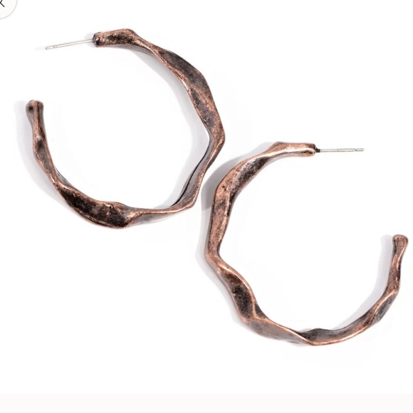 Paparazzi Copper Coveted Curves Hoop Earrings - Picture 4 of 4
